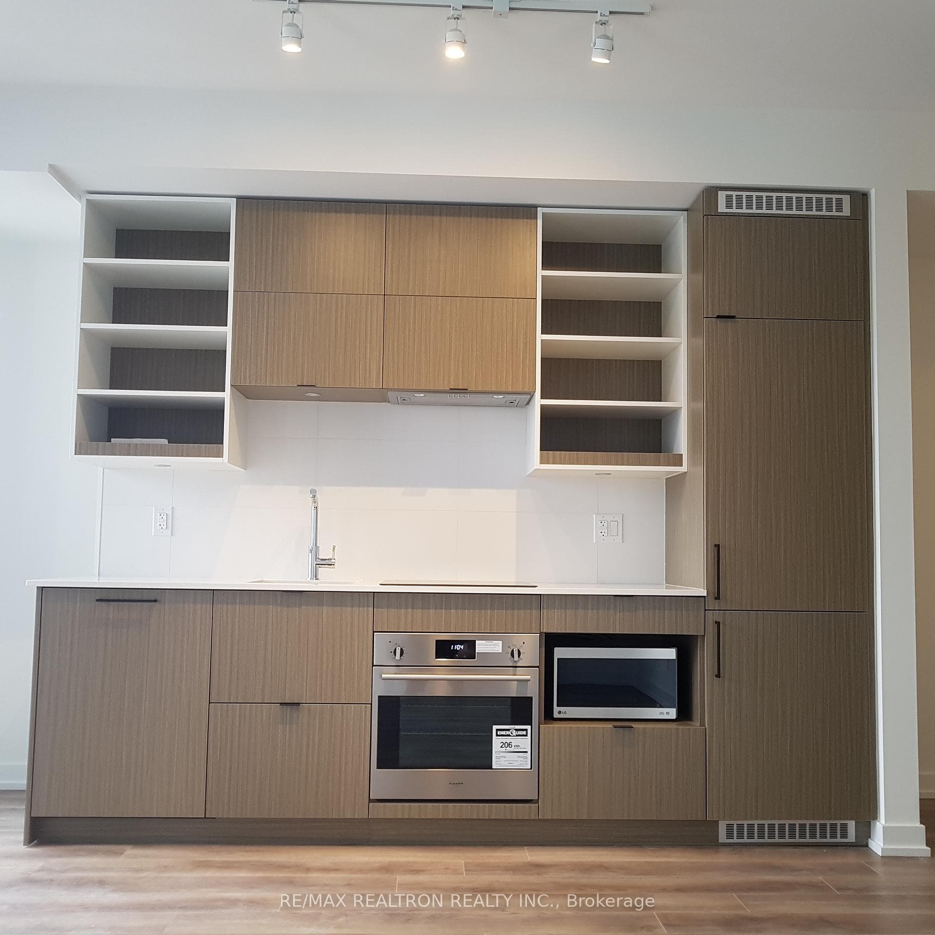 20 Edward Street Unit 2420 photo 3