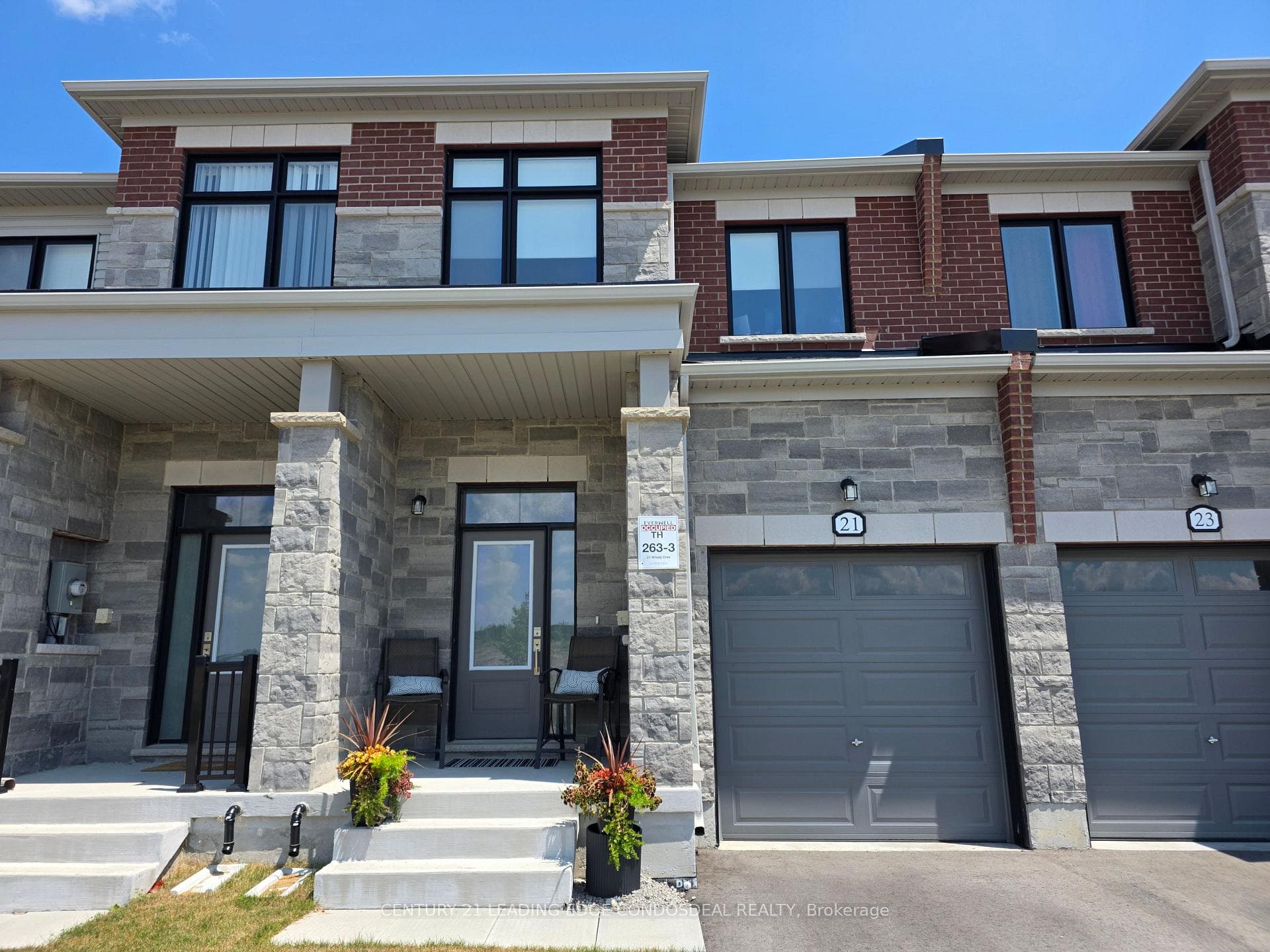 21 Milady Crescent photo 1