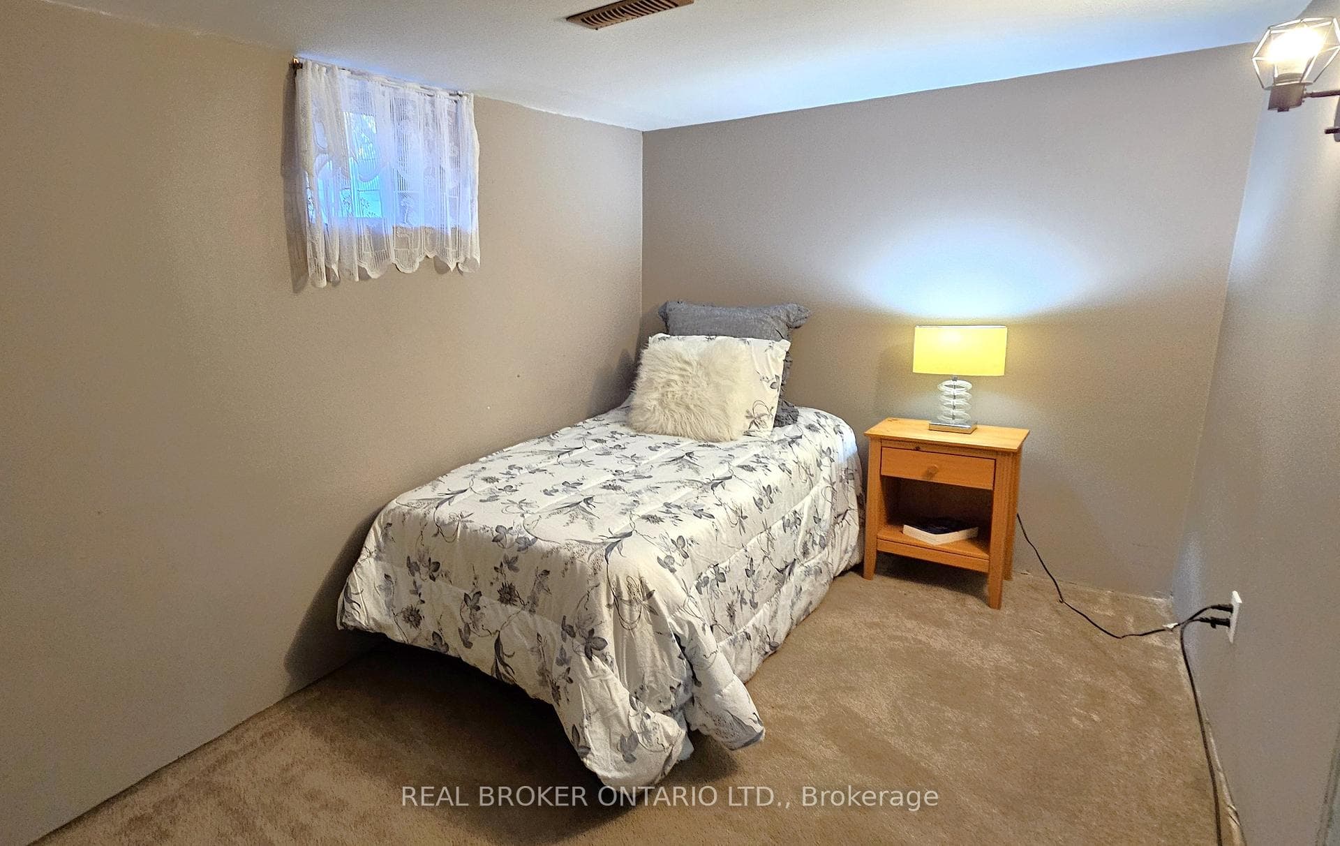 81 Beech Avenue photo 16