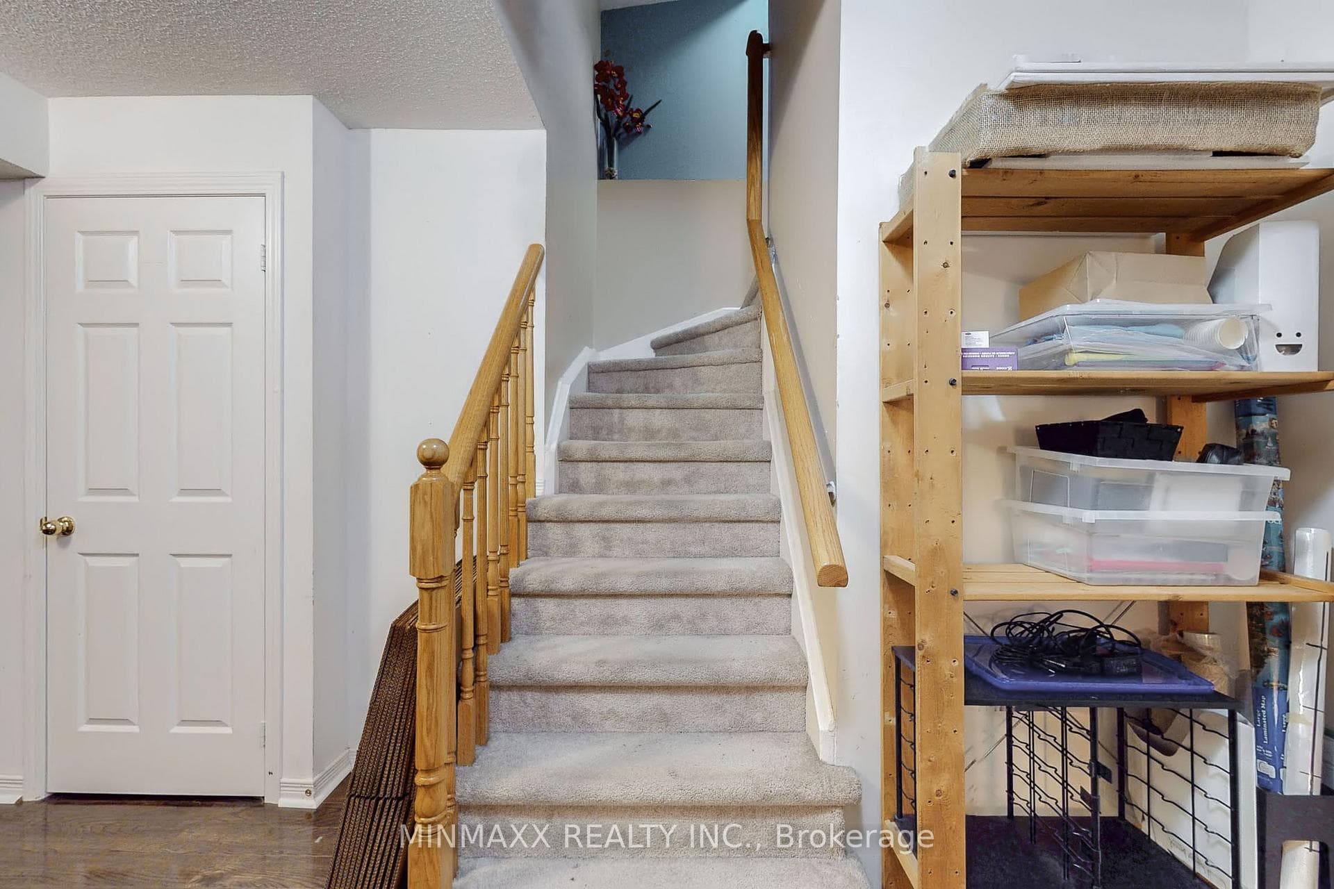 420 Hobbs Crescent photo 38