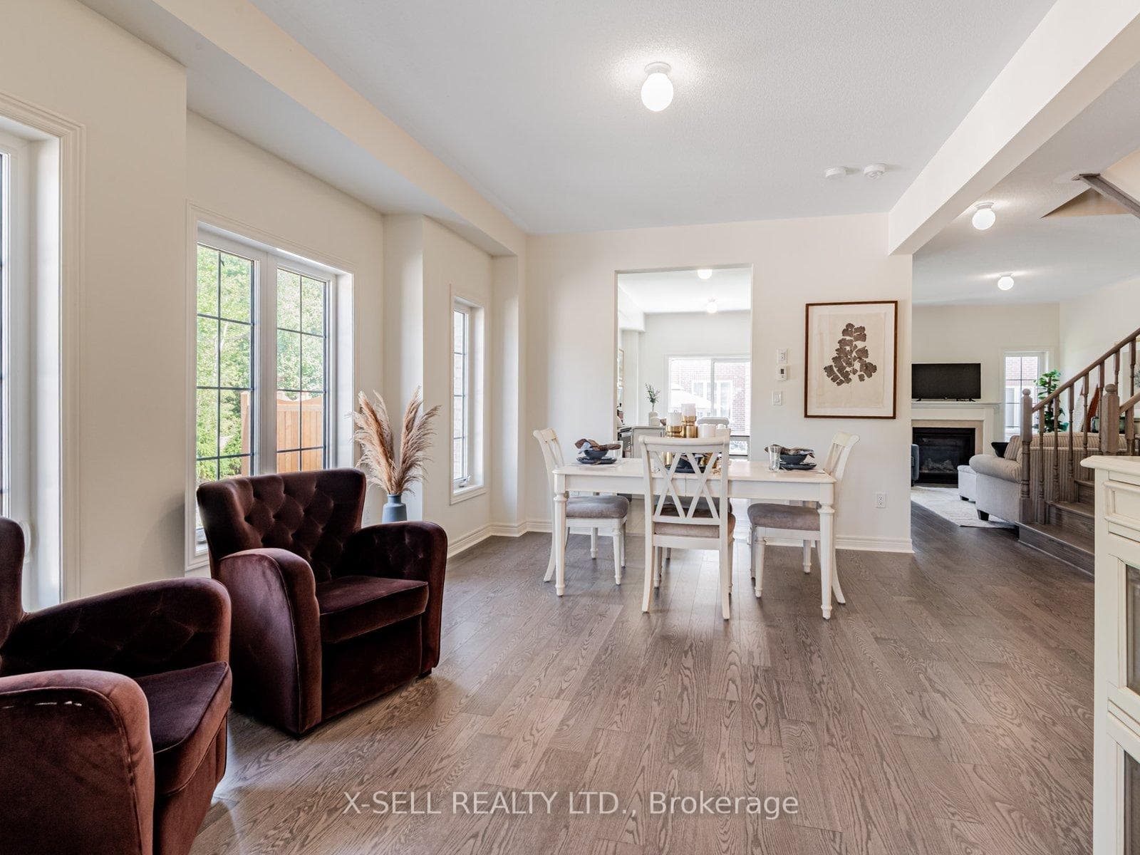 671 Fleetwood Drive photo 4