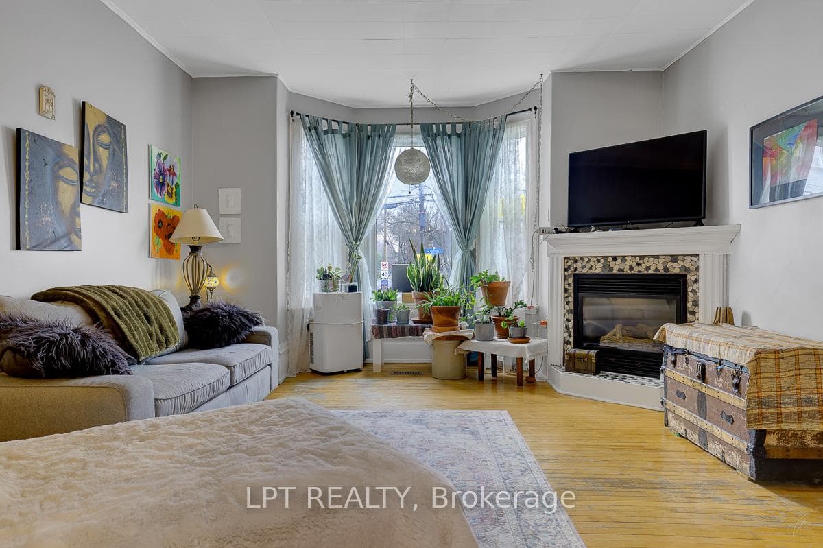 8197 Victoria Street photo 21