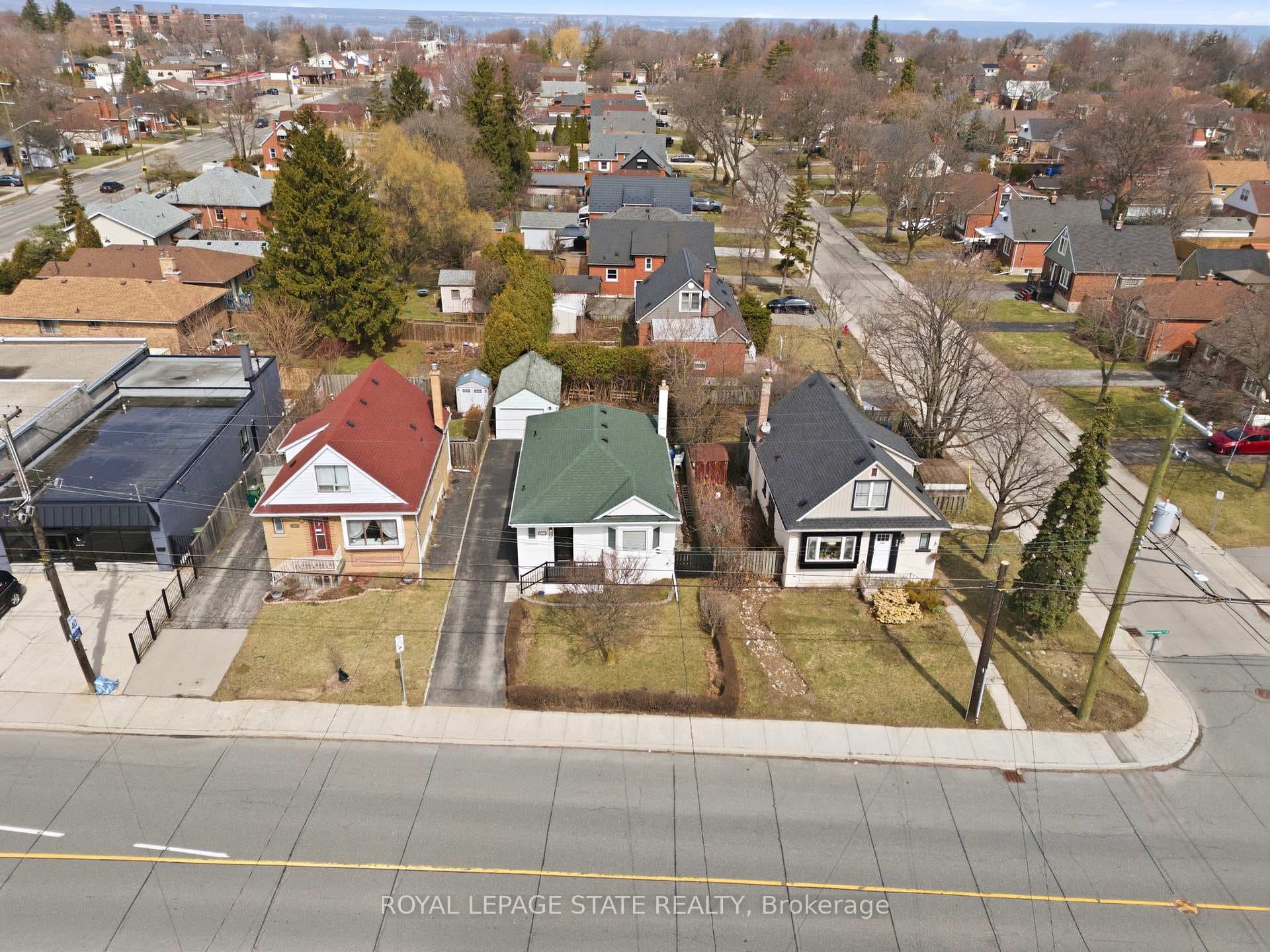 957 Queensdale Avenue photo 30