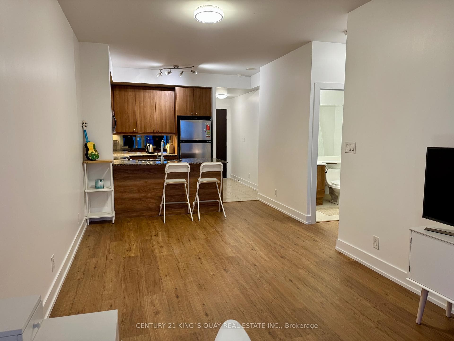 50 Absolute Avenue Unit 903 photo 10