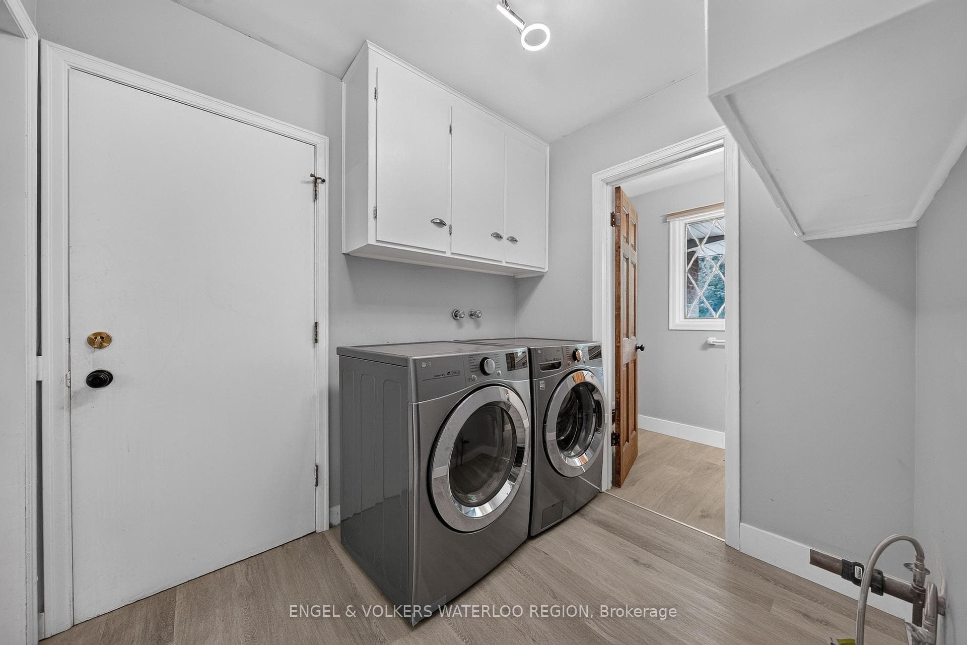 256 Shakespeare Drive photo 20