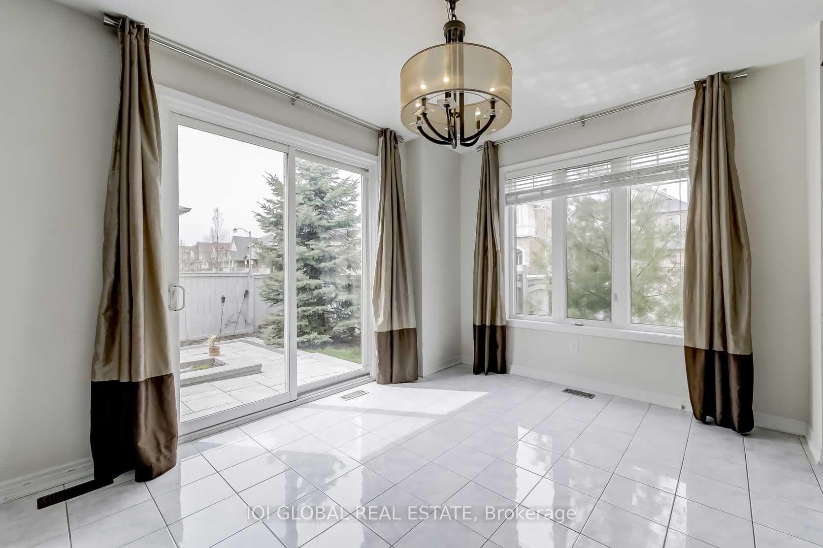 2 Bowkett Drive photo 10