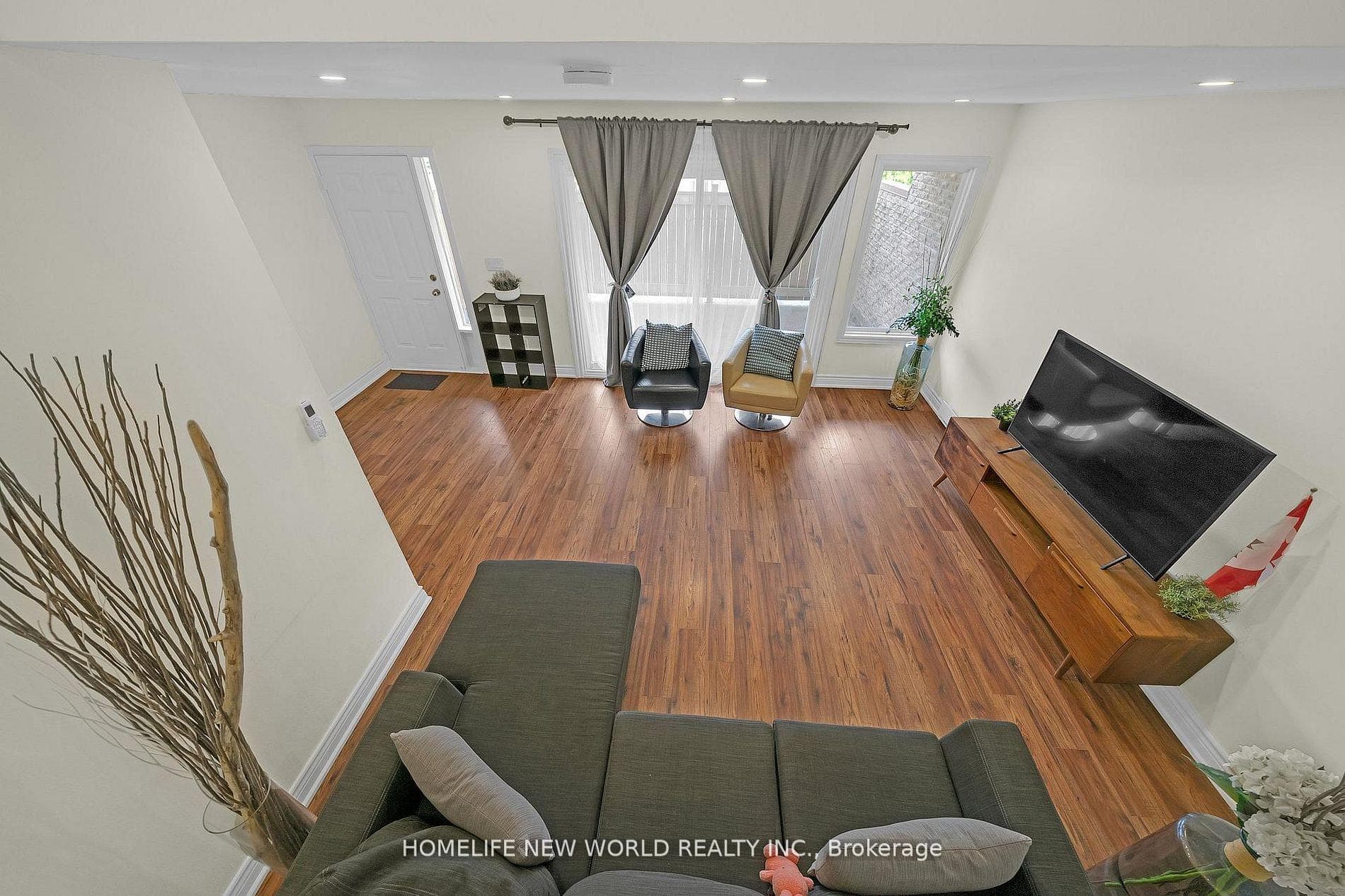 38 Springfair Avenue photo 8