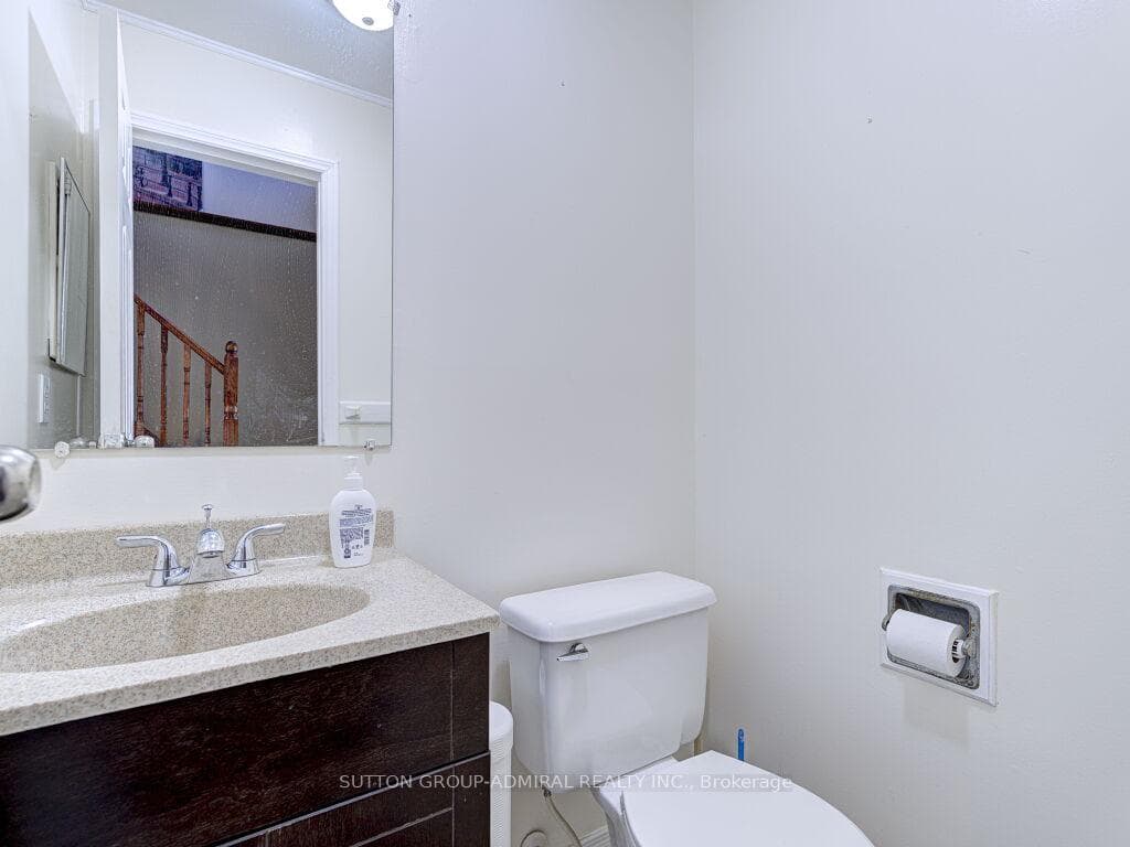 92 Simmons Boulevard photo 22