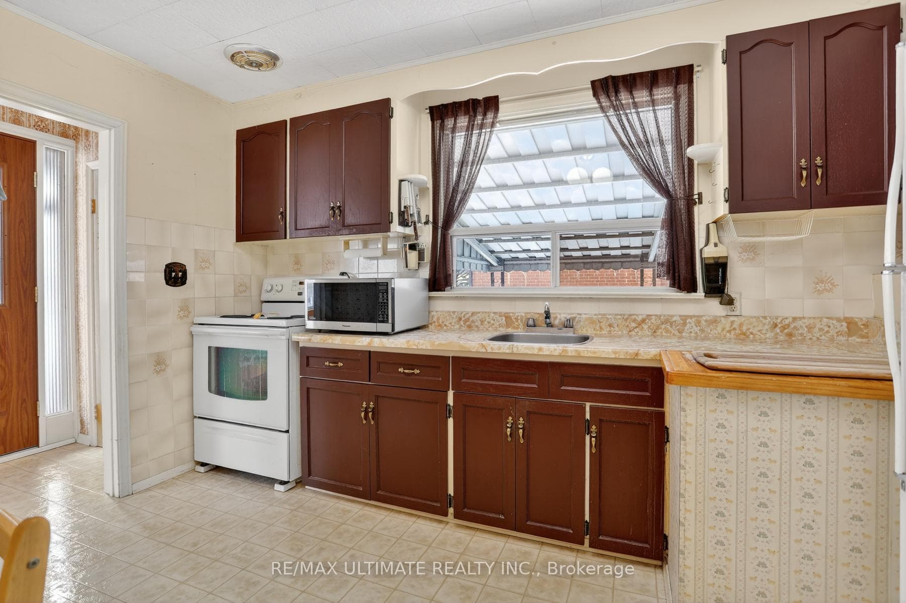 46 Medina Crescent photo 11