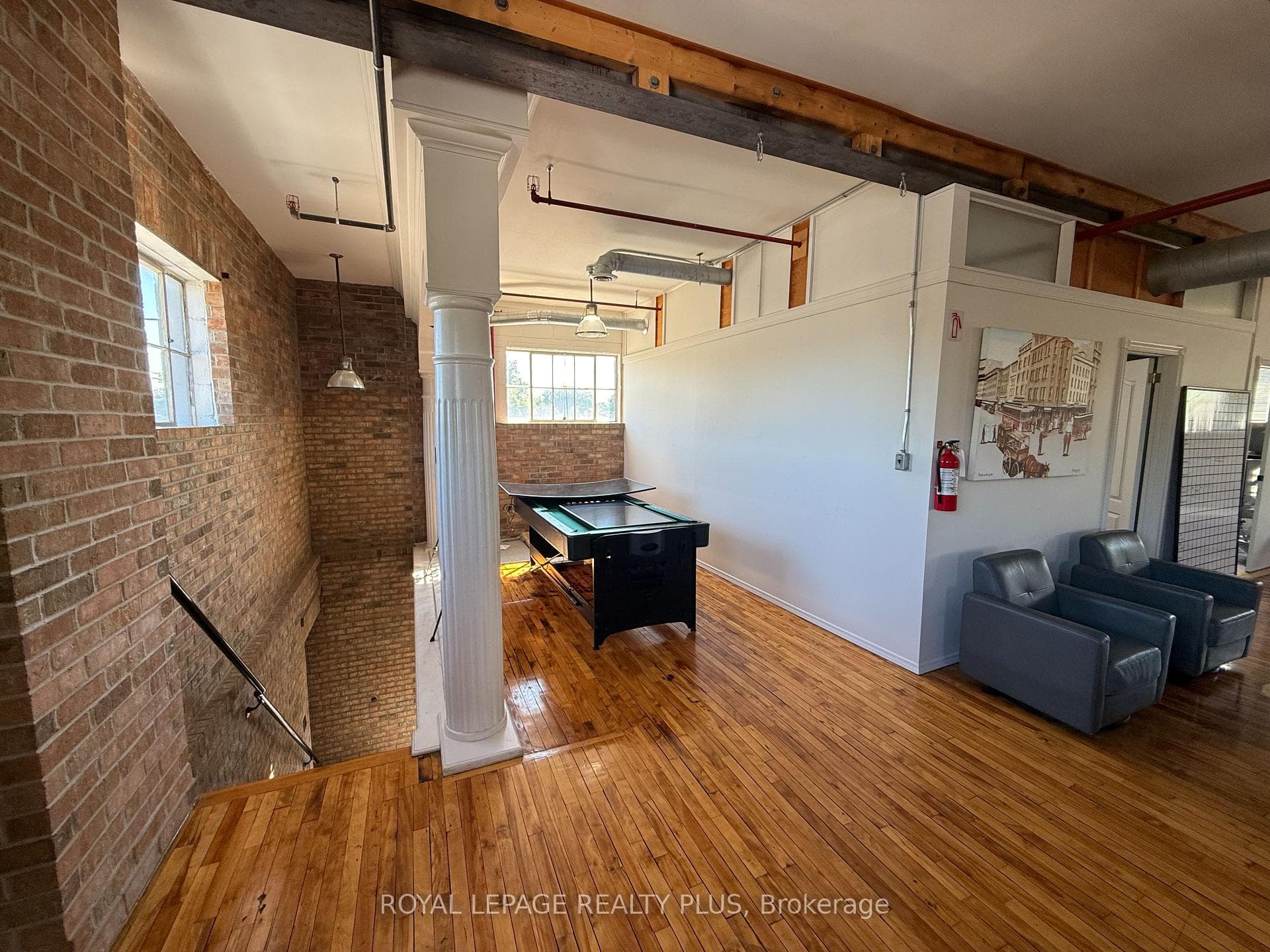 1099 Edgeleigh Avenue Unit 2 photo 1