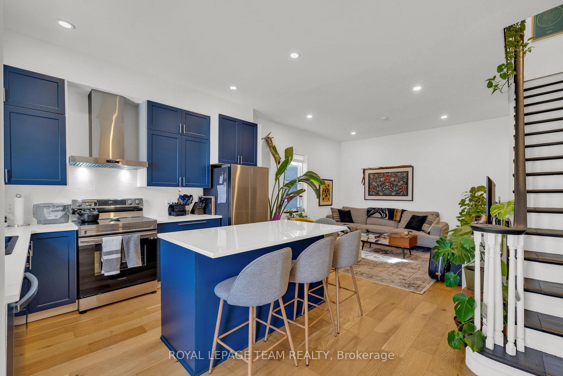 325 Hinchey Avenue Unit A photo 4