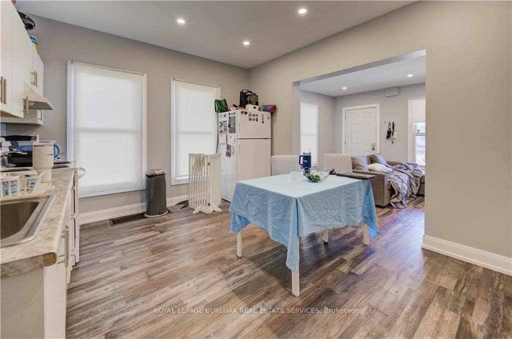 79 Lowell Avenue photo 17