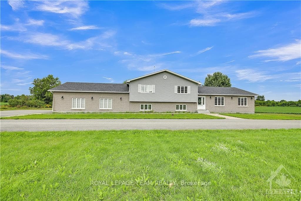 6537 FIRST LINE Road photo 1
