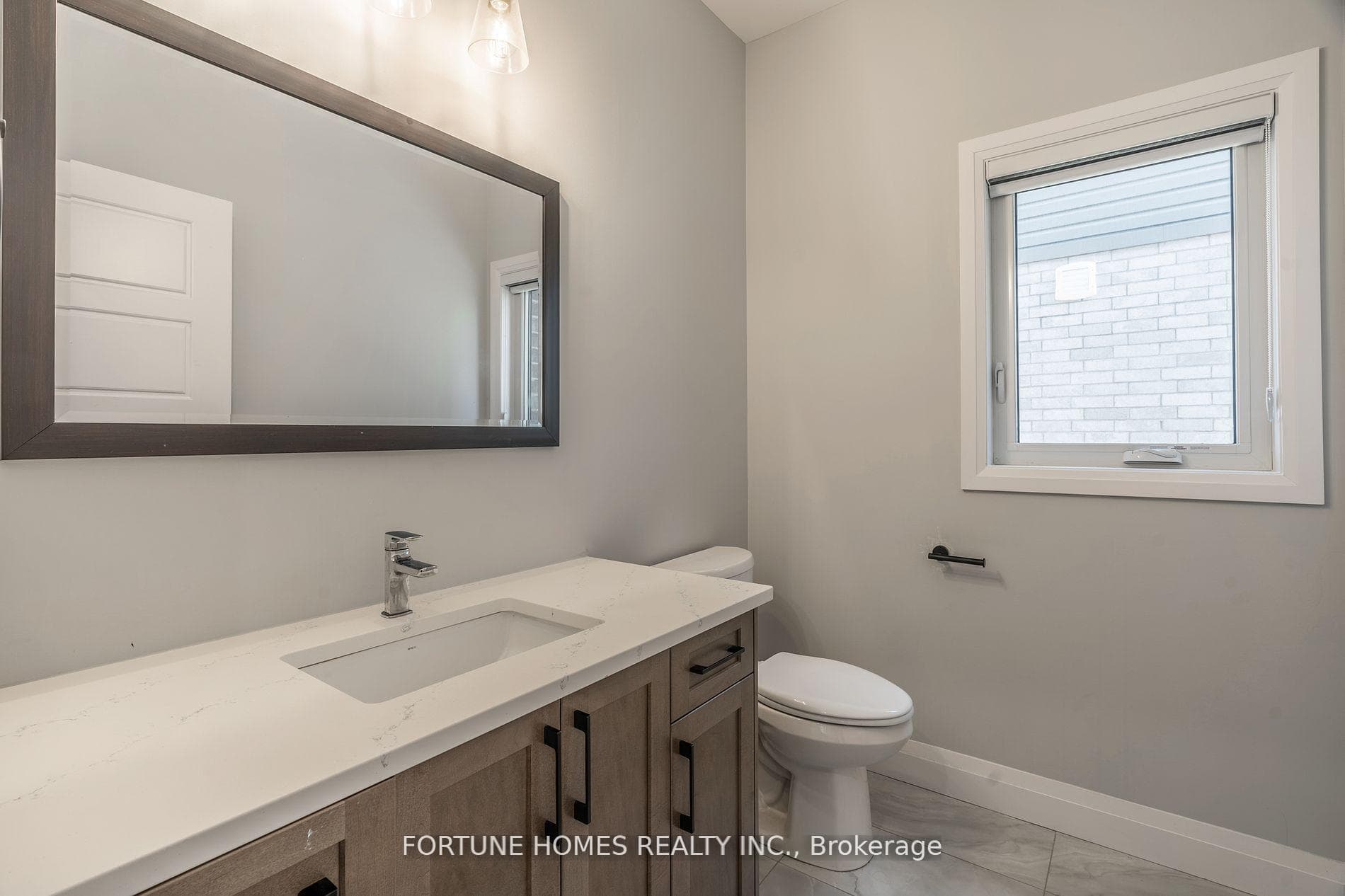 228 Knott Drive photo 7