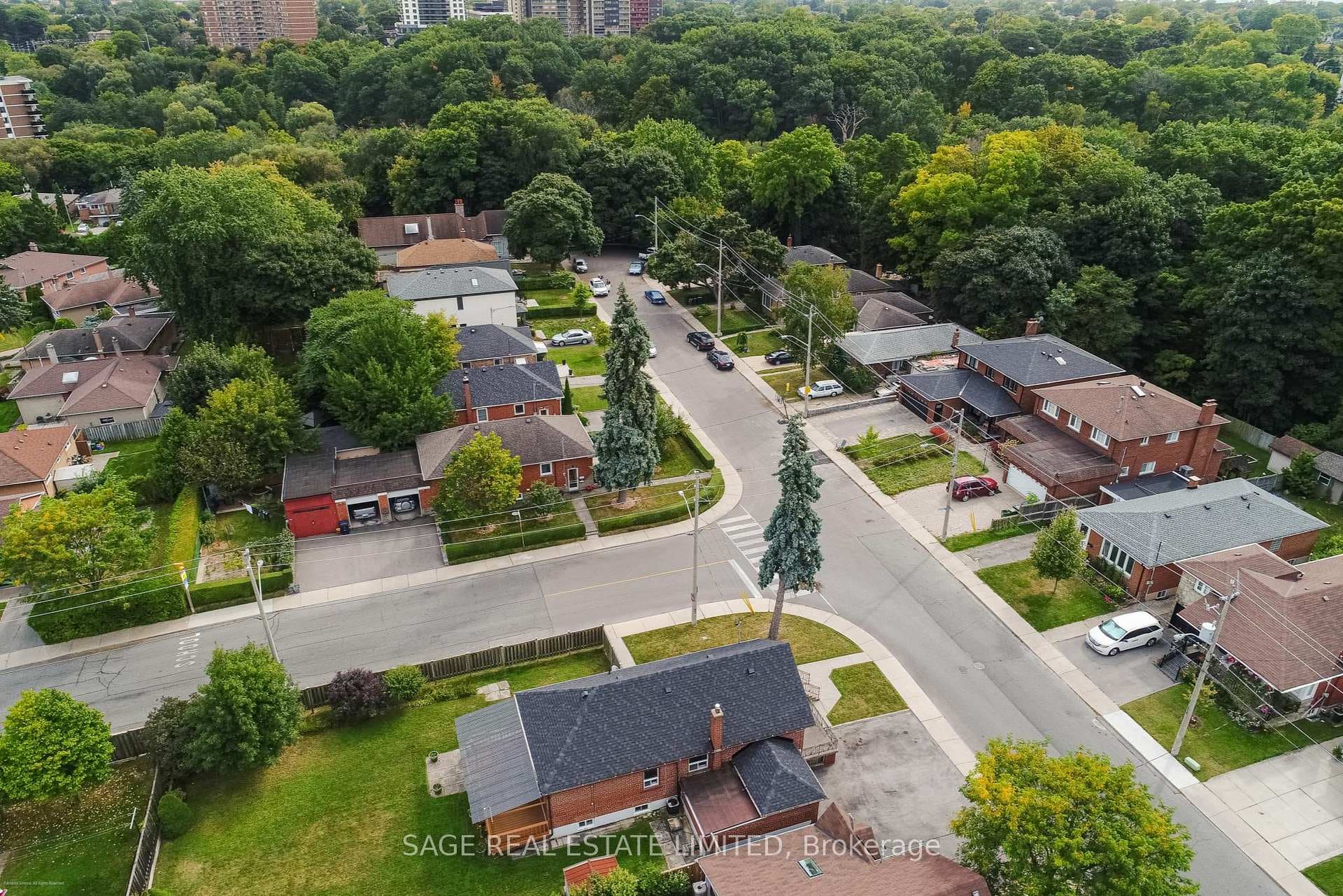 17 Elmont Drive photo 5