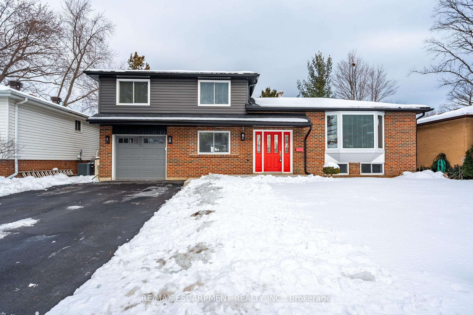 5286 Woodhaven Drive photo 2