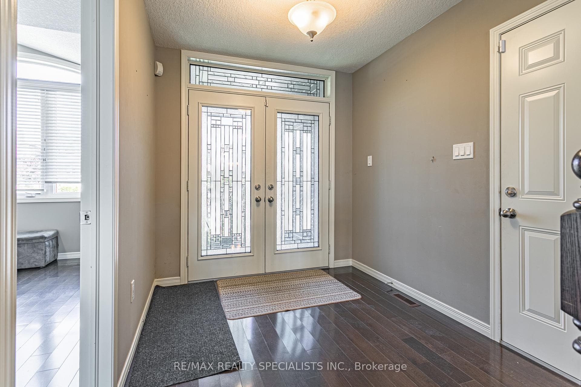 46 WOODHATCH Crescent photo 4