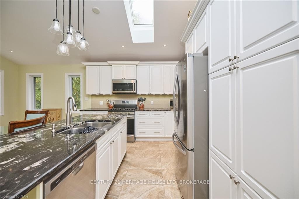 1175 BENNER Avenue photo 10