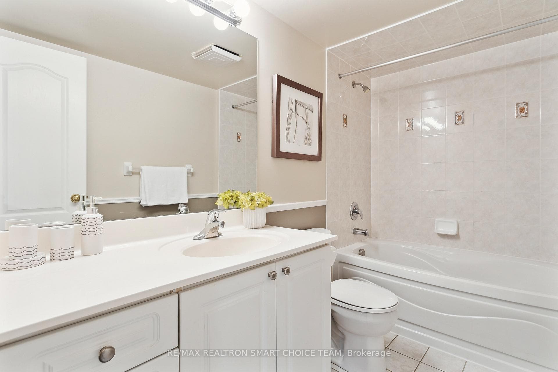 18 Sommerset Way Unit 302 photo 27