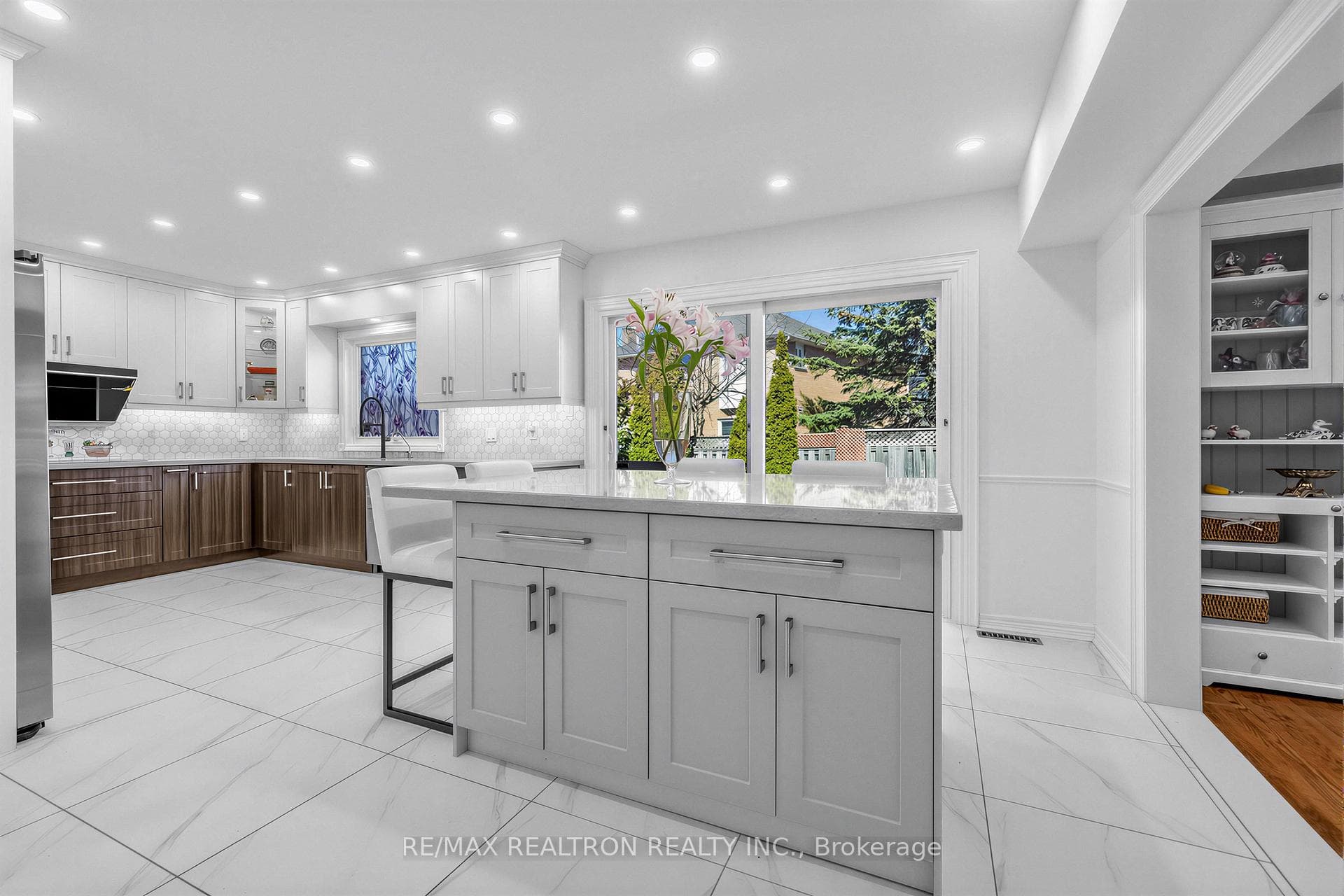 10 MACRILL Road photo 6