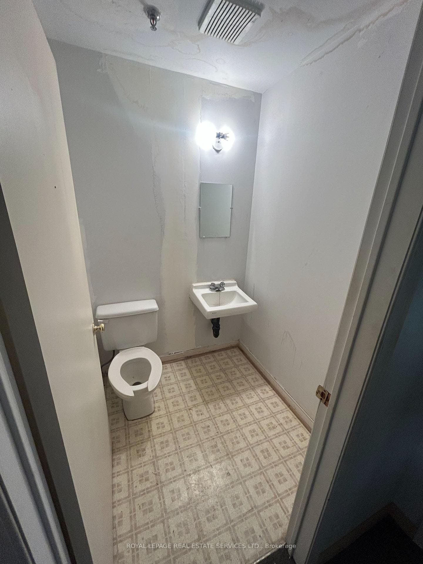 201 Spinnaker Way Unit 7 photo 10