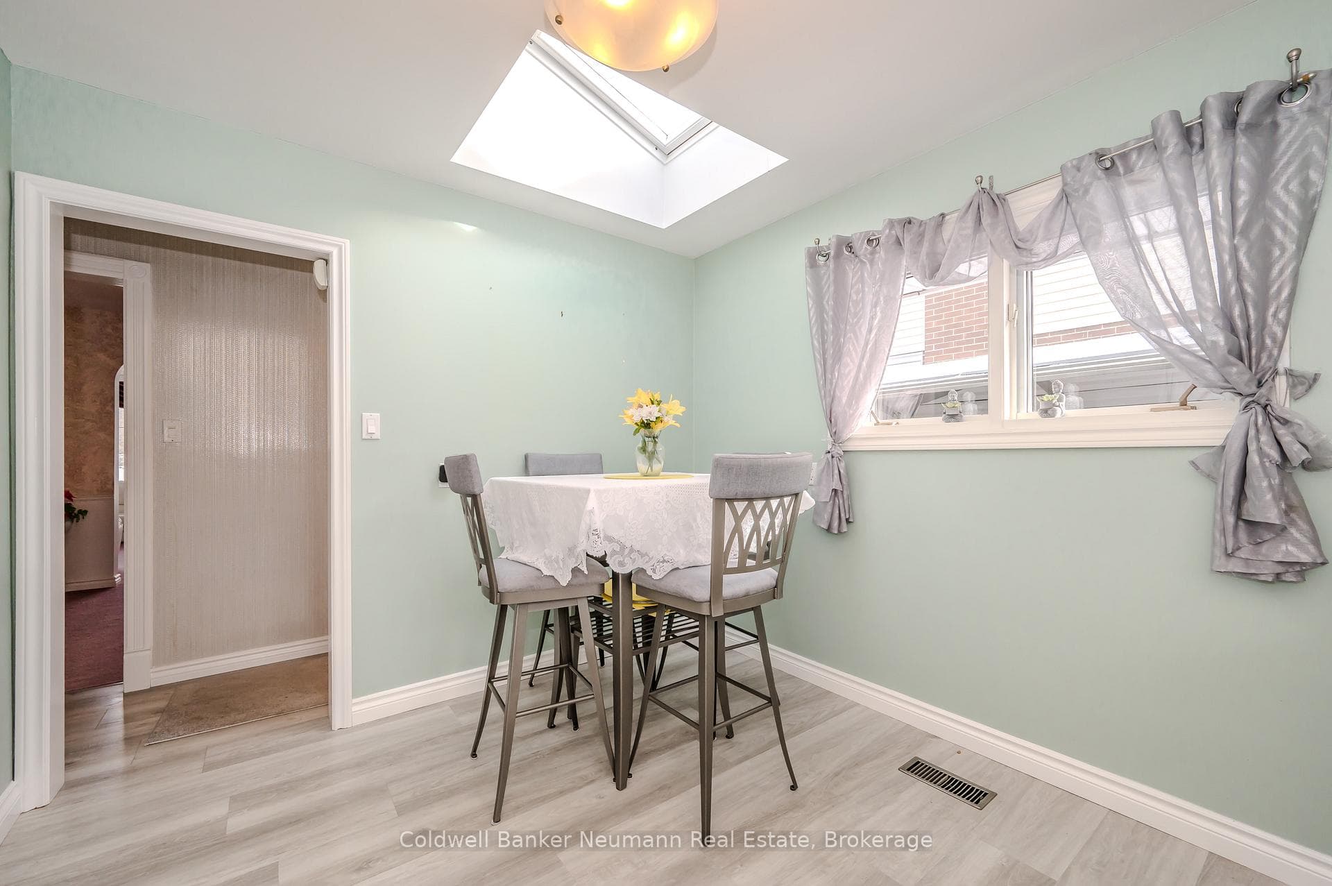 104 Dumbarton Street photo 10