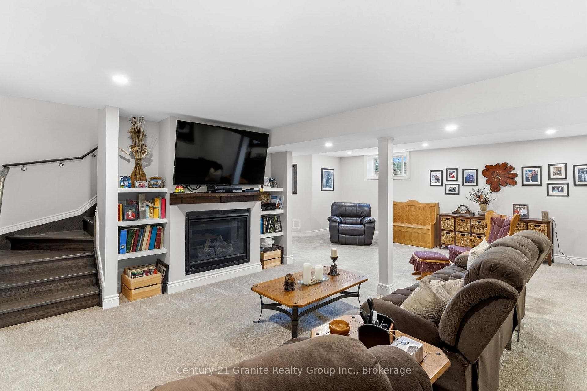 LARGE BASEMENT REC ROOM
