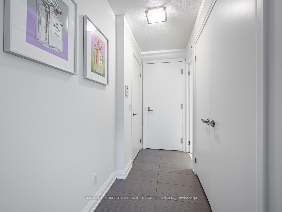 3 Mcalpine Street Unit 409 photo 4