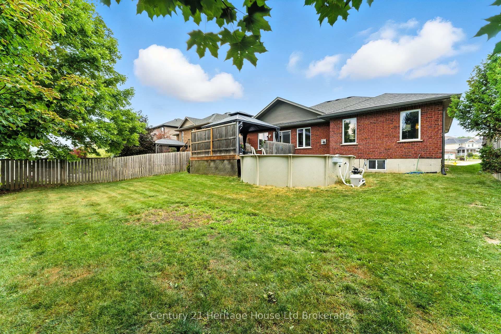 107 Applewood Street photo 44