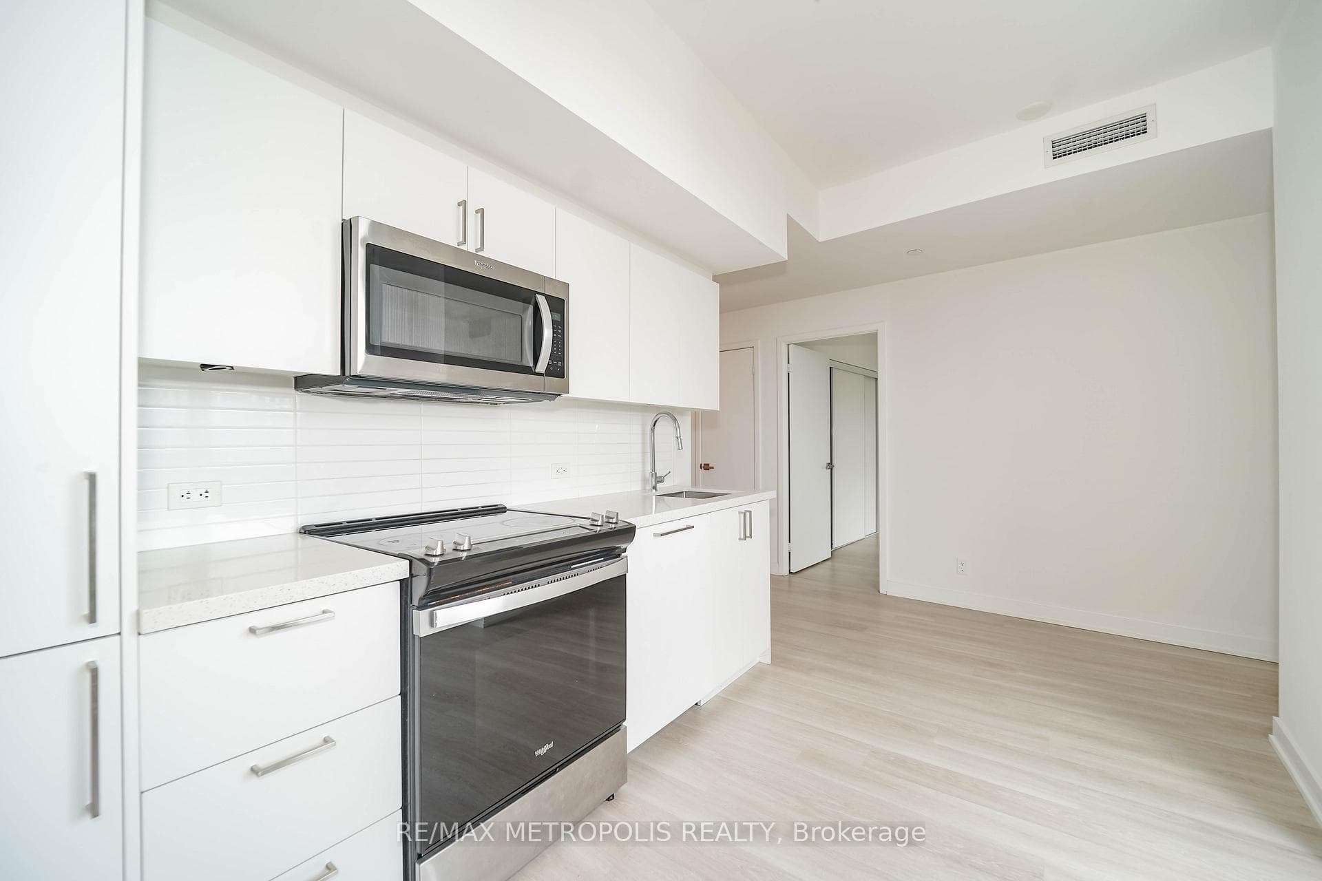 30 Tretti Way Unit 1113 photo 4