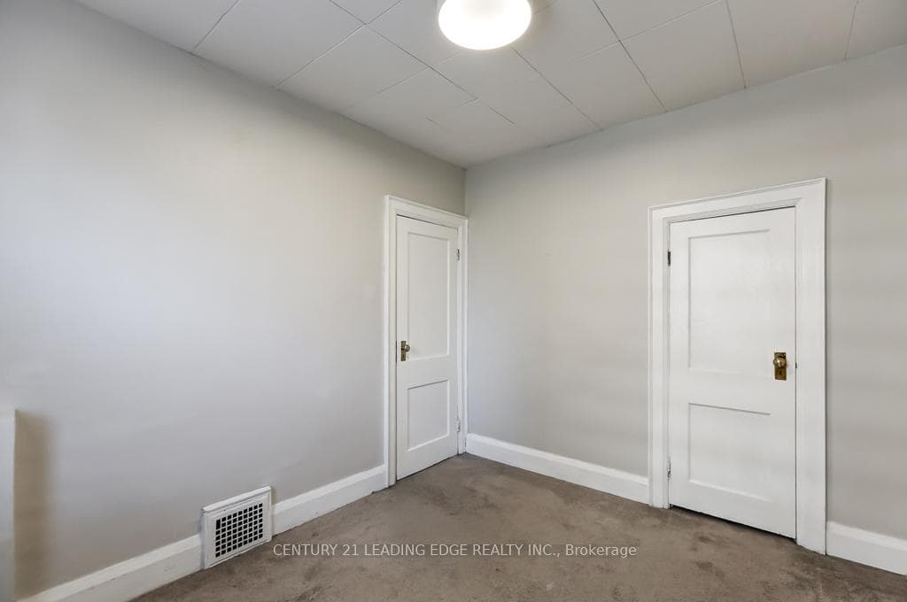 26 Grandville Avenue photo 21