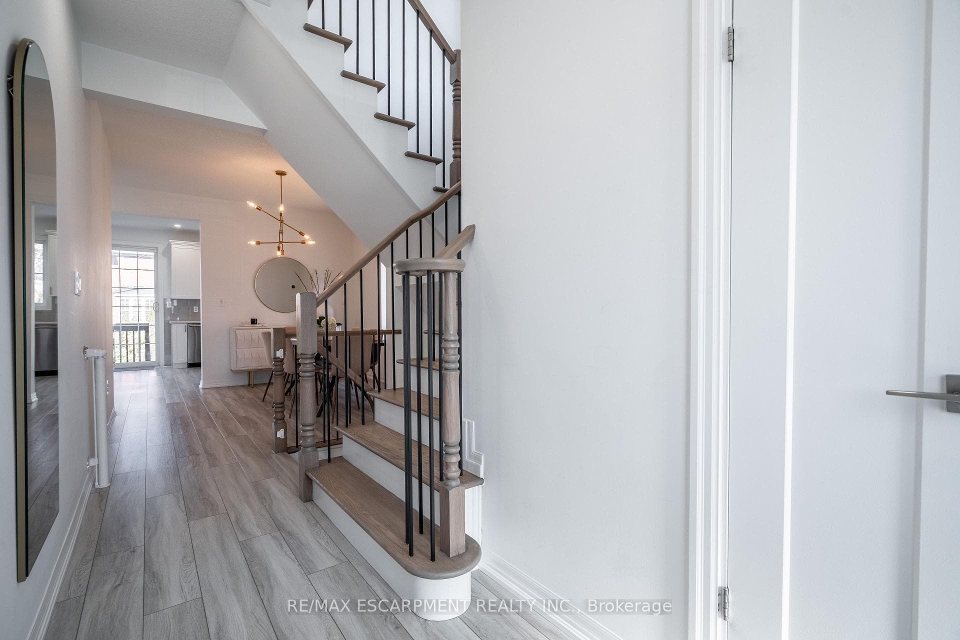 80 Montreal Circle photo 2