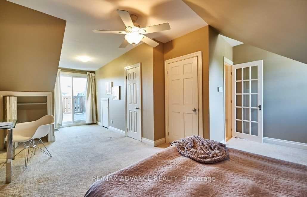 7 Strathmore Boulevard photo 14