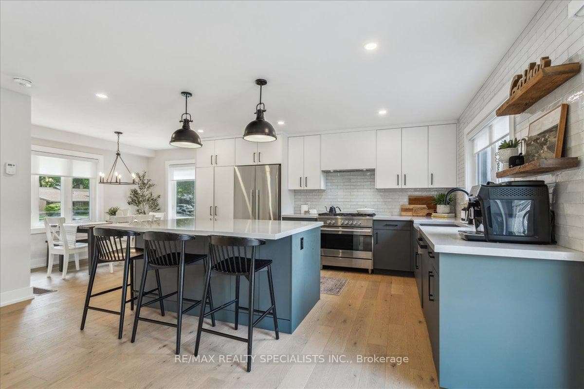 1422 Everall Road photo 8