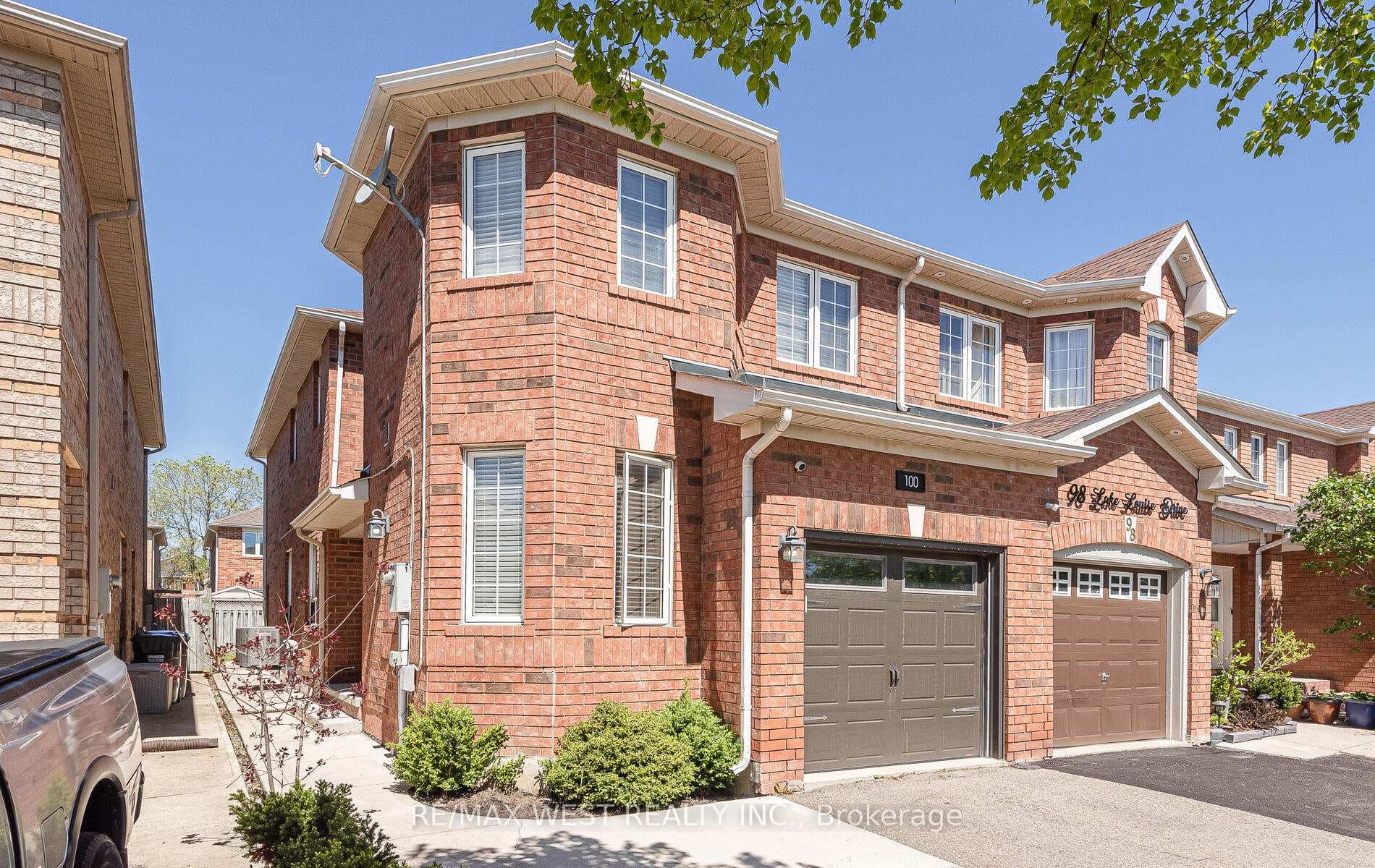 100 Lake Louise Drive photo 2