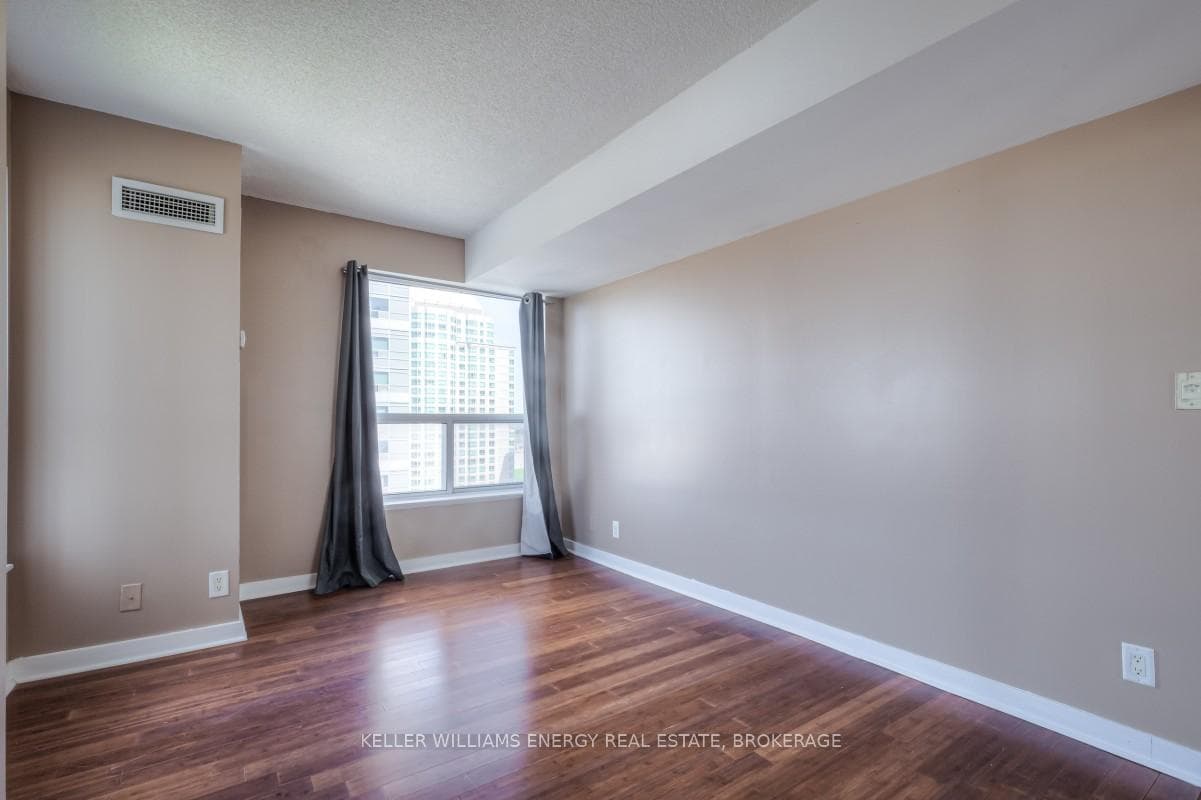 36 Lee Centre Drive Unit 1603 photo 10