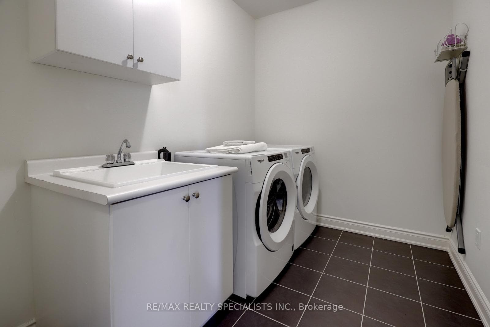 395 Humphrey Street photo 36