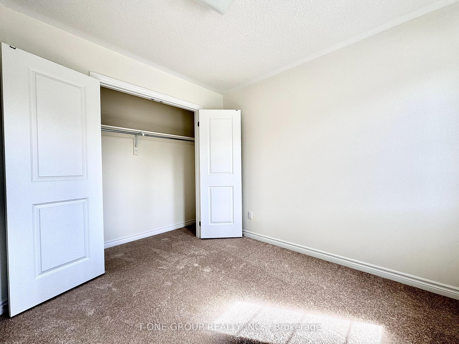 2413 Angora Street photo 36