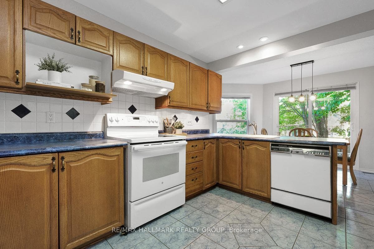 126 Dossetter Way photo 13