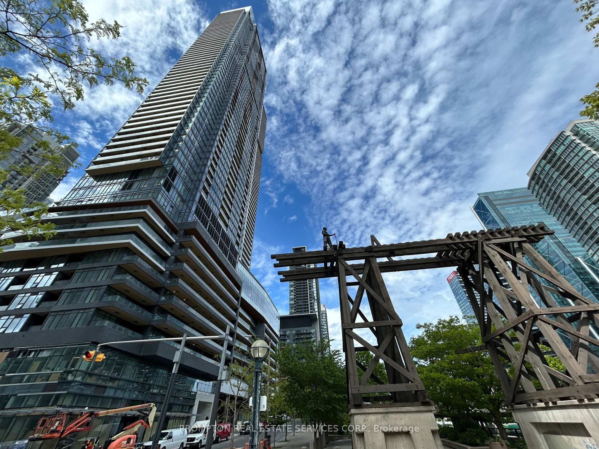1 Concord Cityplace Way Unit 5212 photo 2