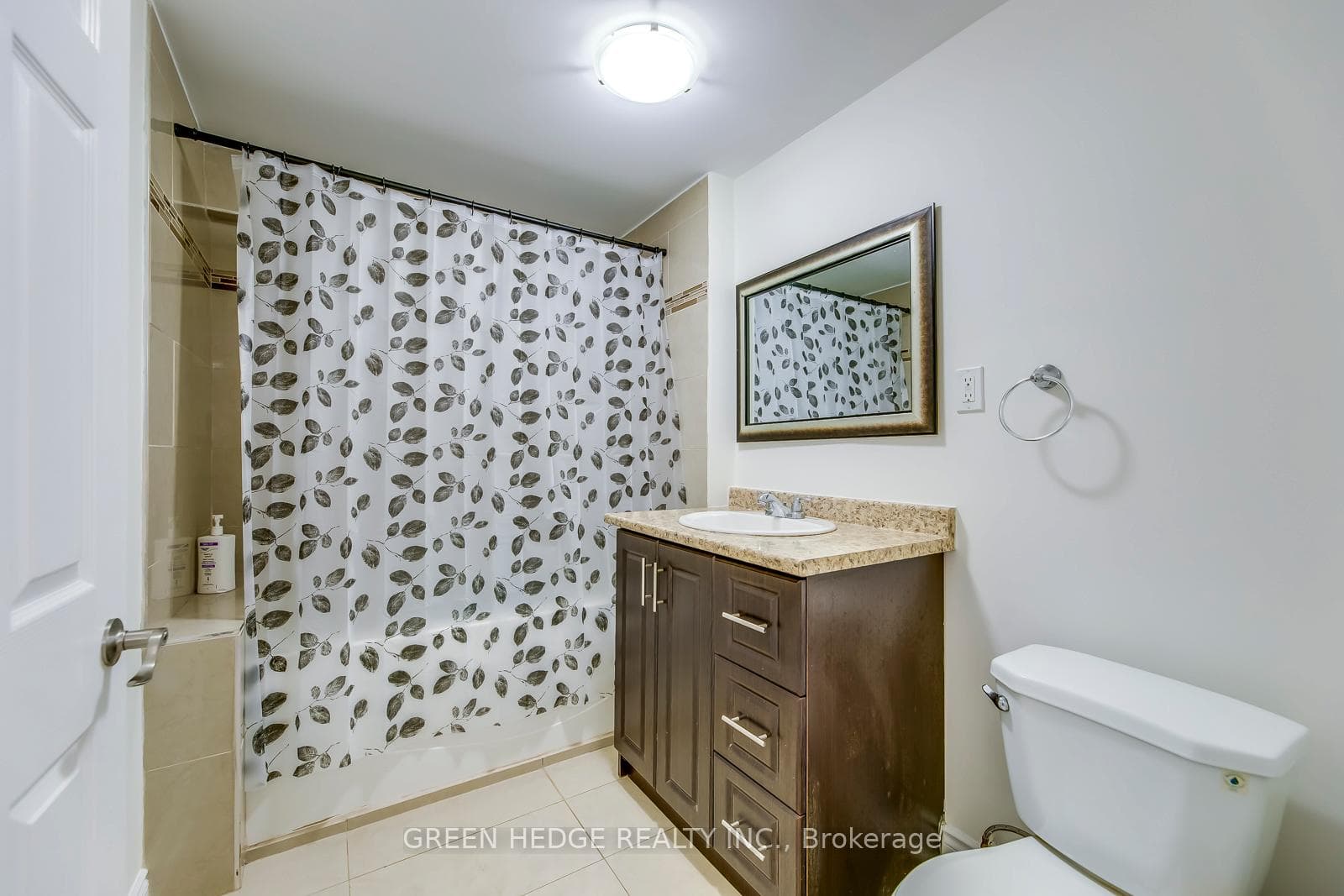 2584 Kinnerton Crescent photo 30