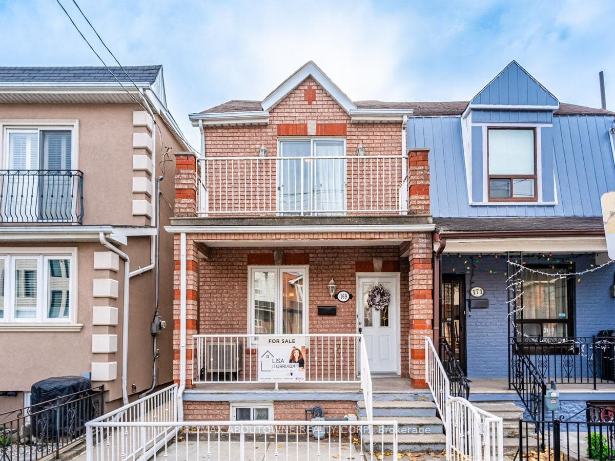 169 Lappin Avenue photo 1