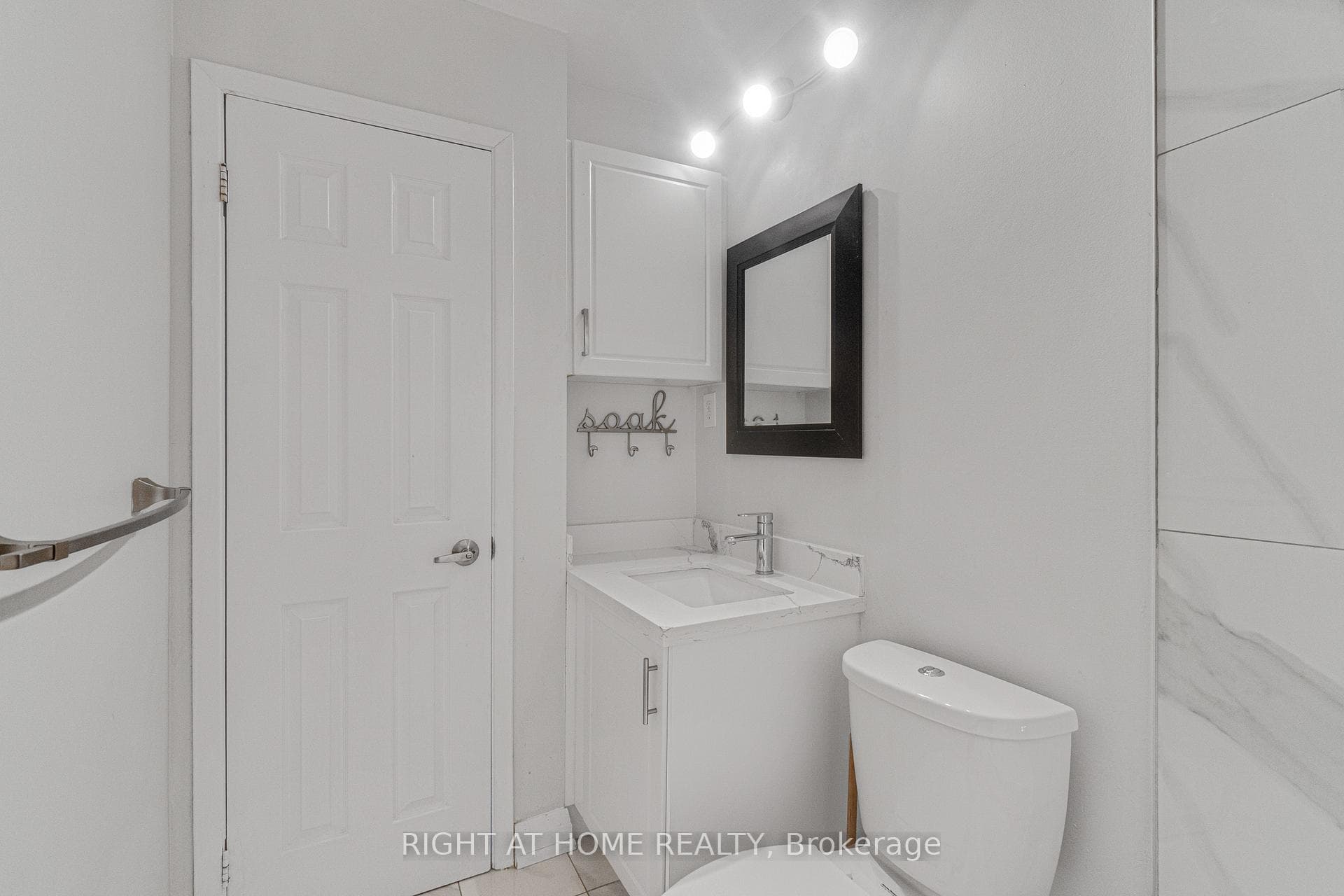 5473 Schueller Crescent photo 31
