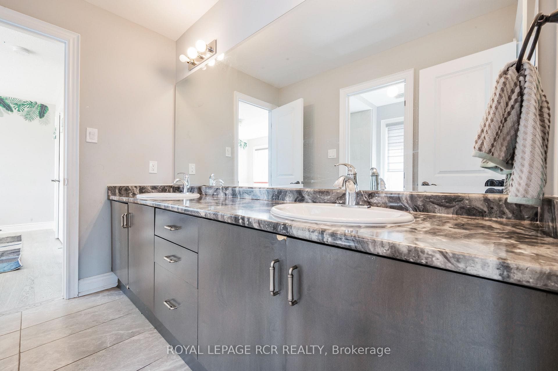 222 Eight Avenue photo 39