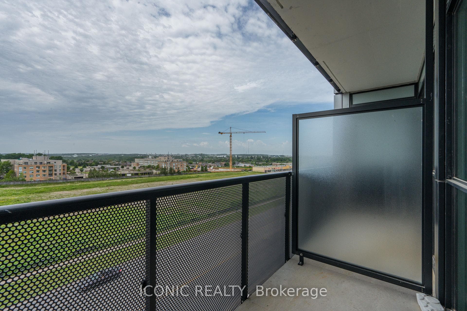681 Yonge Street Unit 510 photo 31