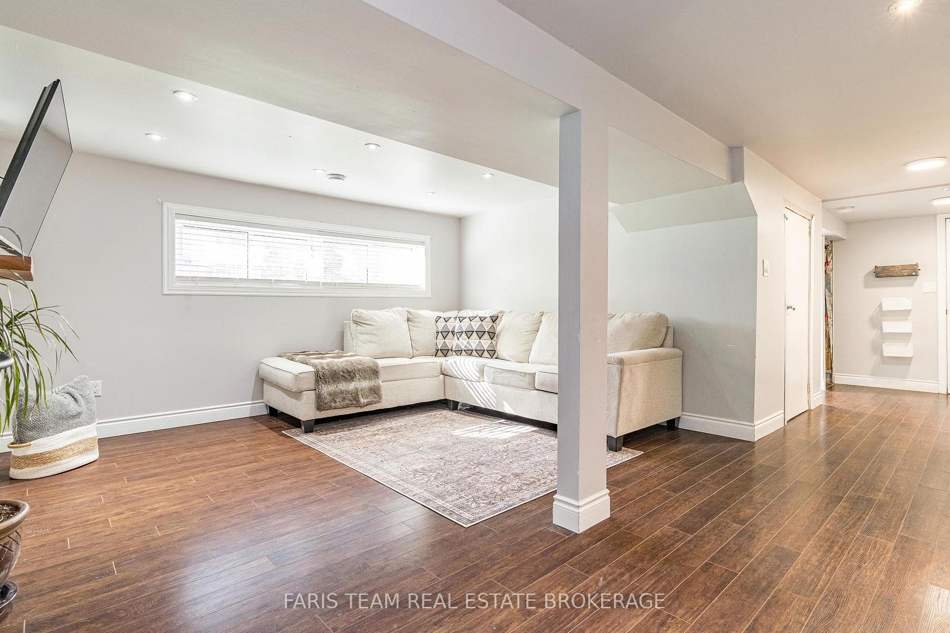 7 Gowan Road photo 29