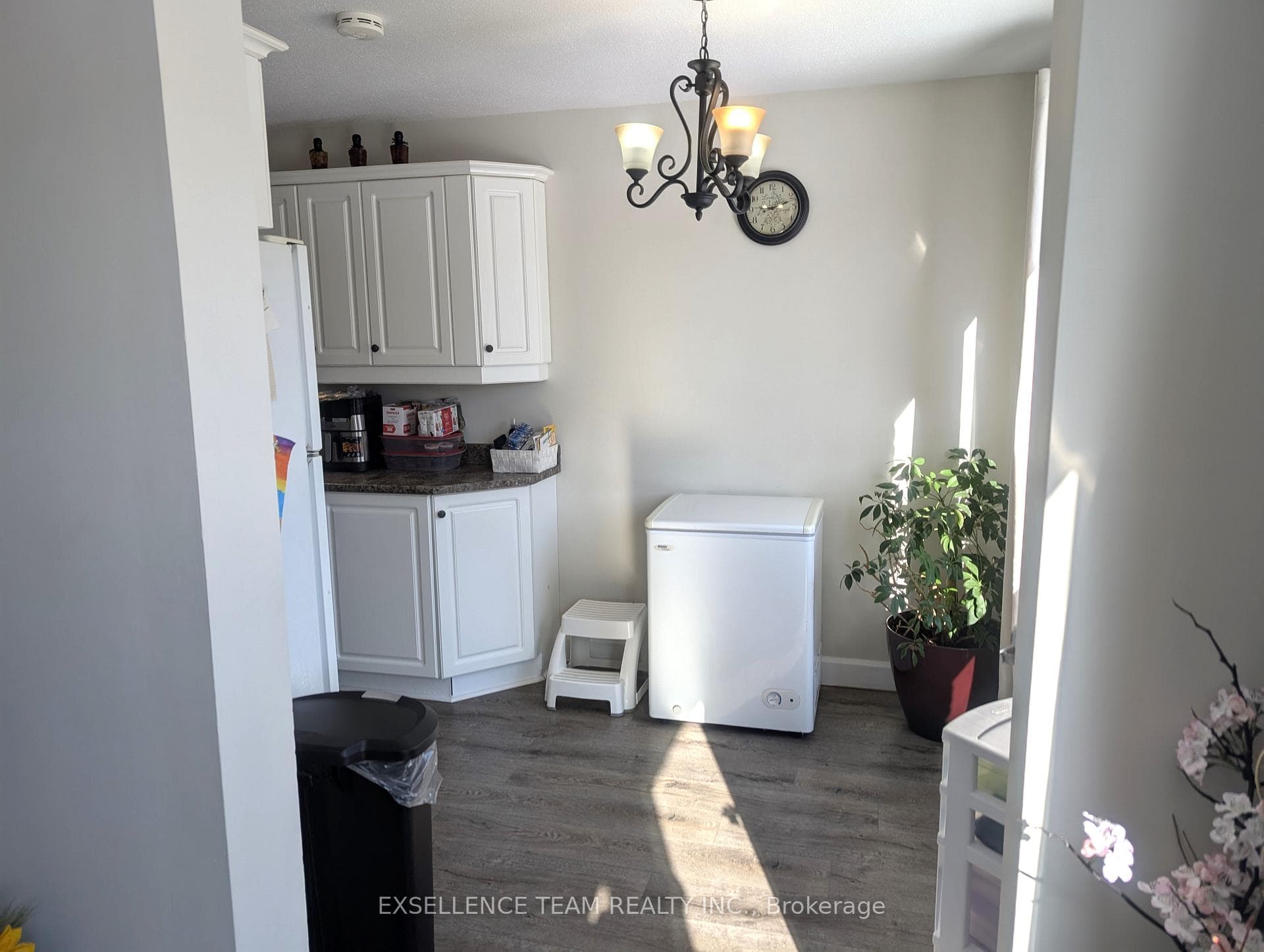 753 Glengarry Boulevard photo 5