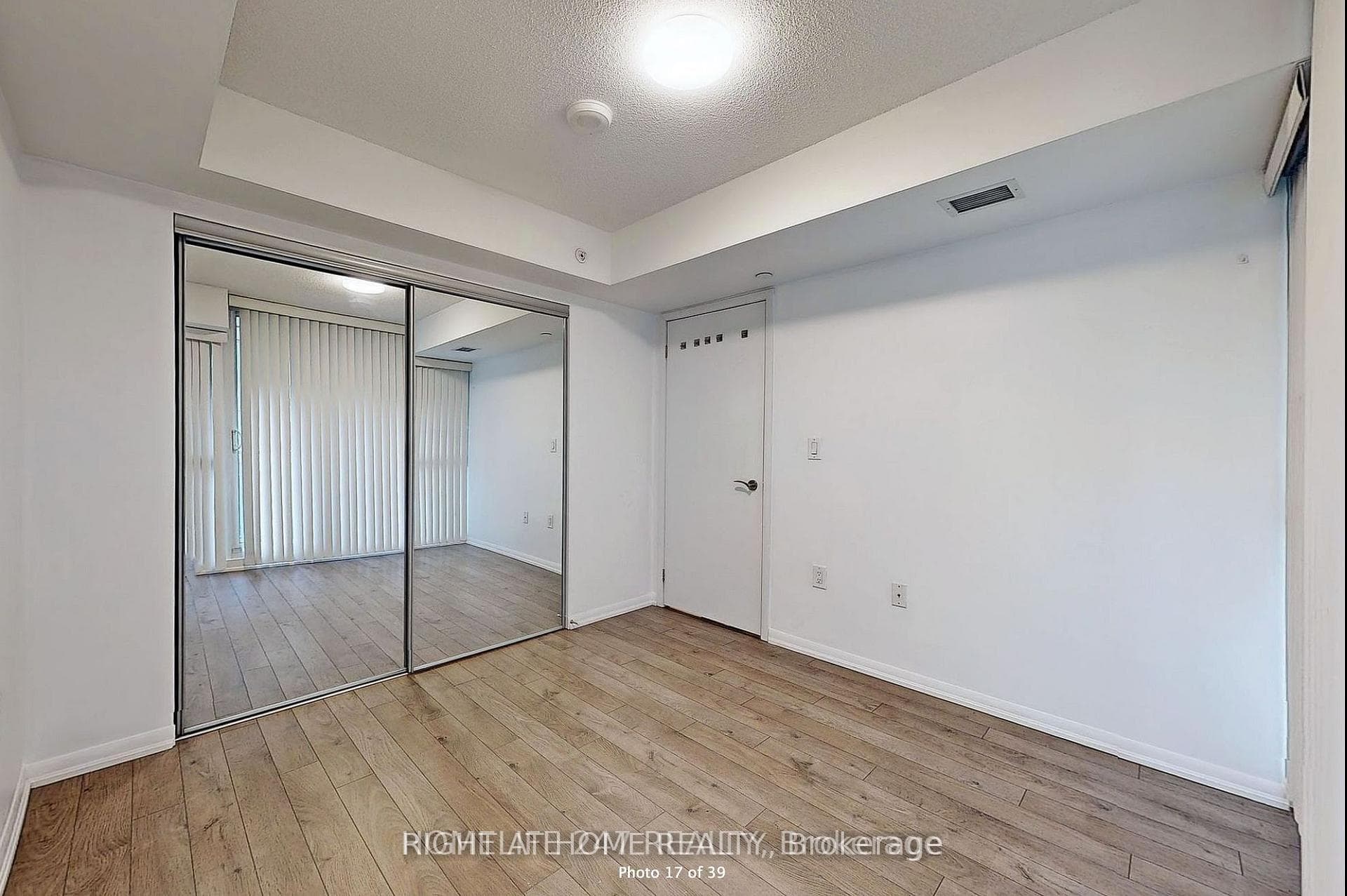 3091 Dufferin Street Unit 513 photo 17
