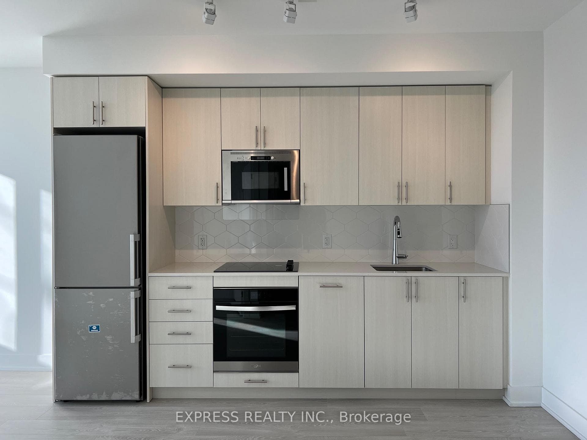 2545 Simcoe Street Unit 313 photo 1