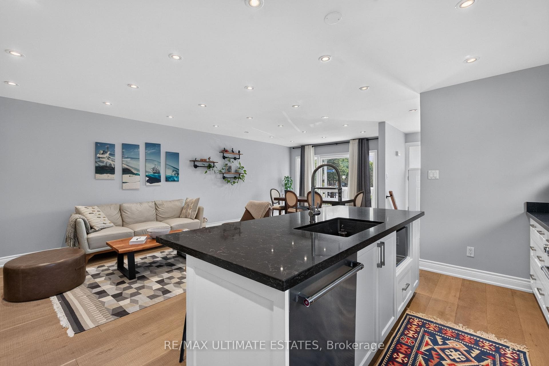 325 Goldenwood Road photo 10